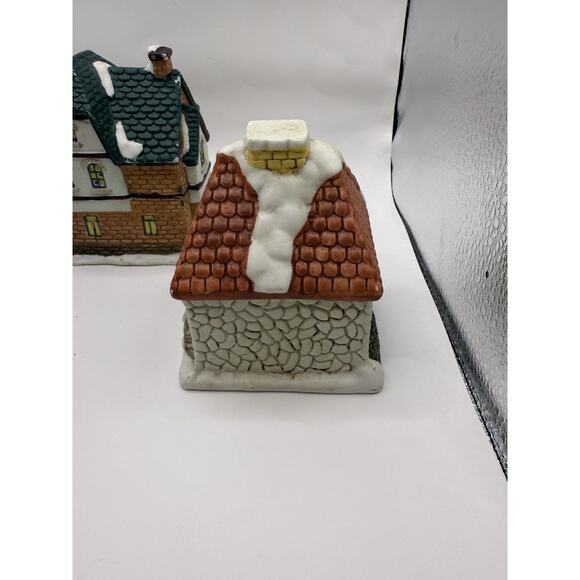 Christmas Village Figurines Unbranded 3” X 2.5” X 3” Four‎ Piece - Picture 15 of 16